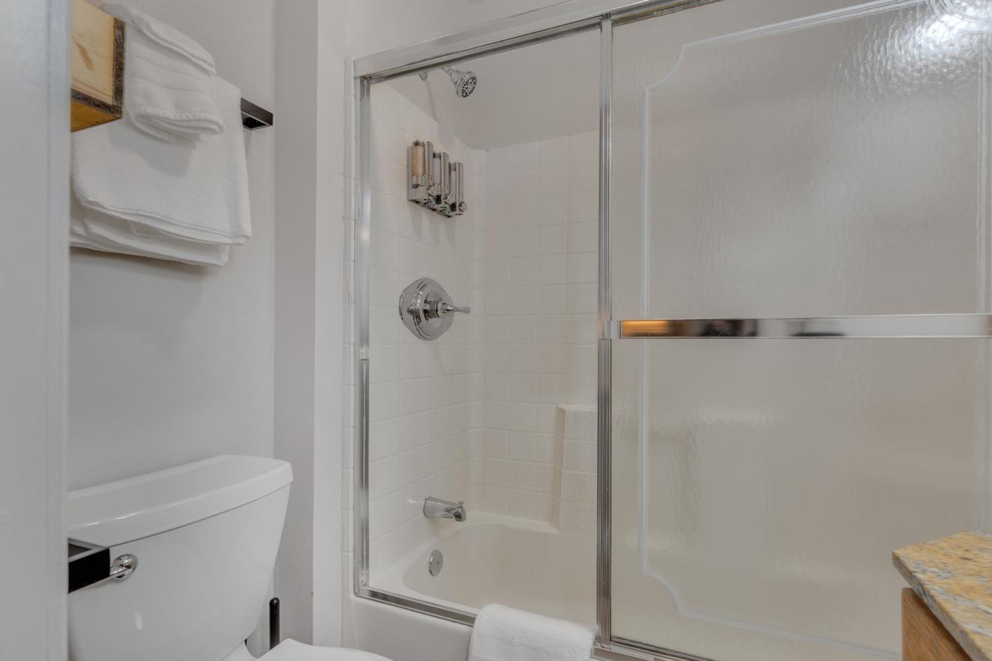 Highliner Hotel Анкъридж Стая снимка